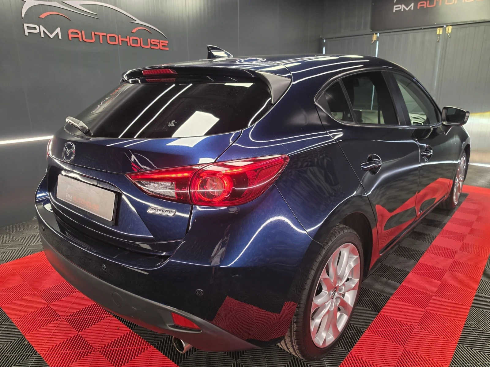Mazda 3 2.2d* 150к.с* BOSE* SKYACTIVE* HEADUP* KEYLESS, снимка 4 - Автомобили и джипове - 55735396
