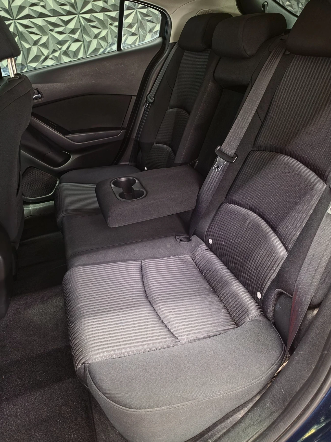 Mazda 3 2.2d* 150к.с* BOSE* SKYACTIVE* HEADUP* KEYLESS, снимка 9 - Автомобили и джипове - 55735396