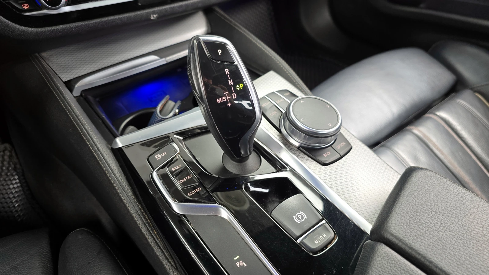 BMW 530 i ' XDRIVE ' M PKG ' DISTRONIC ' H, снимка 9 - Автомобили и джипове - 55902884
