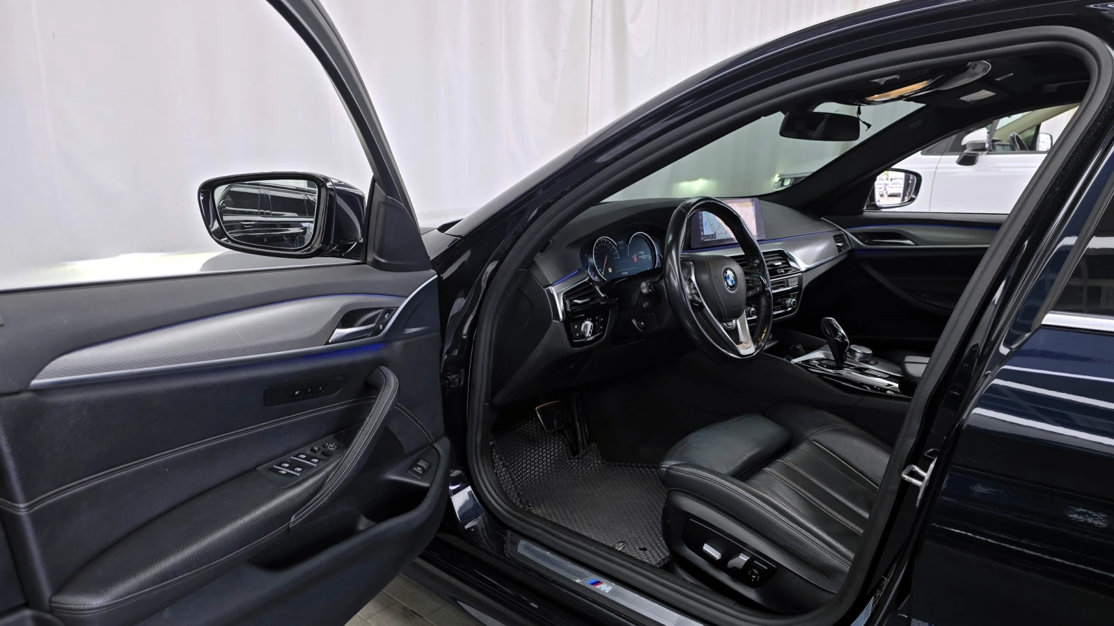 BMW 530 i ' XDRIVE ' M PKG ' DISTRONIC ' H, снимка 10 - Автомобили и джипове - 55902884