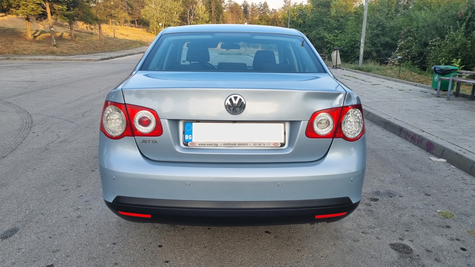VW Jetta 1.6 TDi, снимка 6 - Автомобили и джипове - 55938283