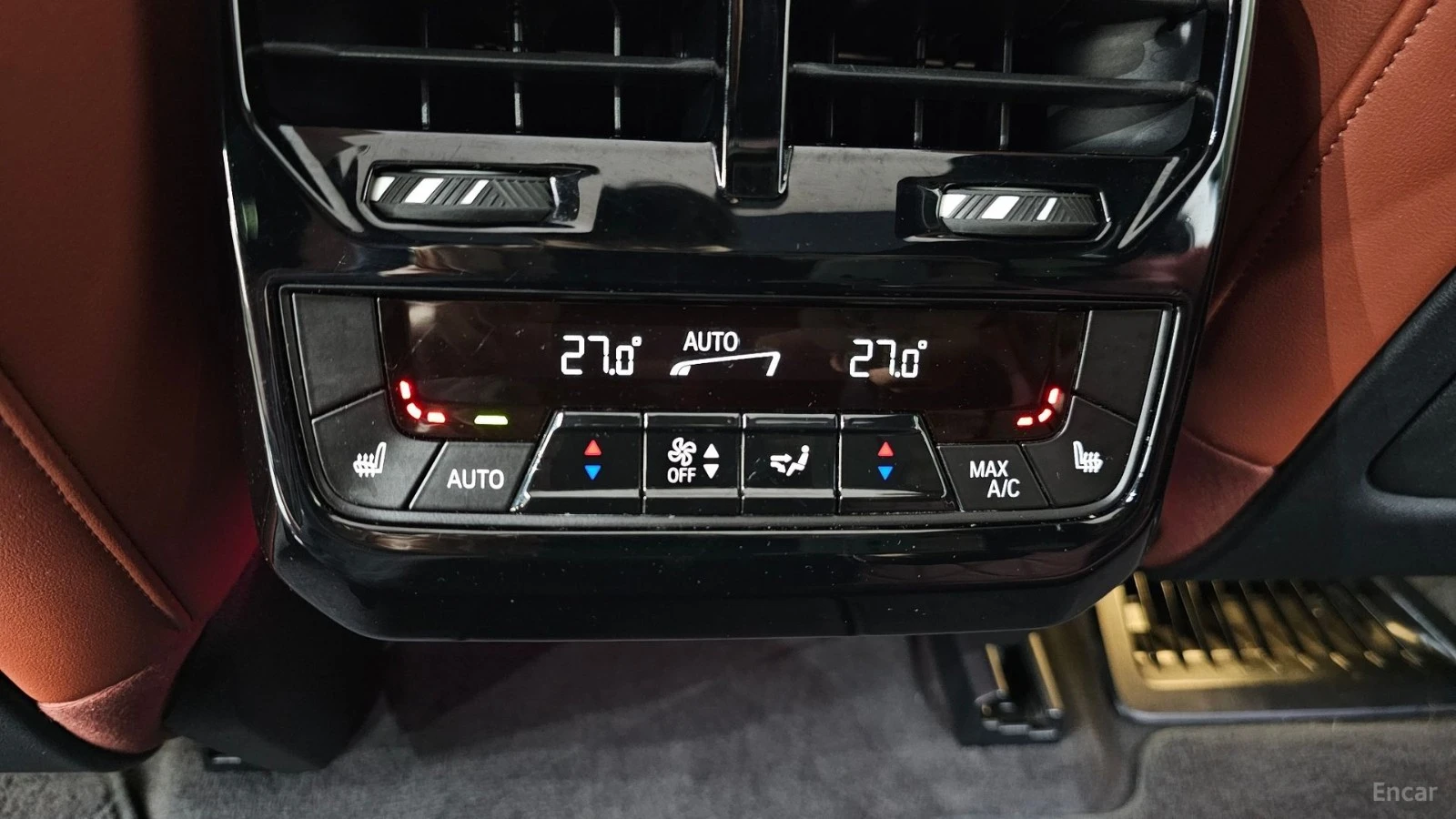 BMW iX xDRIVE40 FIRST EDITION| 326HP| PANO| HUD| 360| HK, снимка 16 - Автомобили и джипове - 56113965