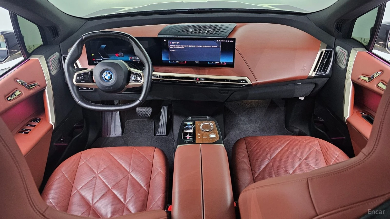 BMW iX xDRIVE40 FIRST EDITION| 326HP| PANO| HUD| 360| HK, снимка 7 - Автомобили и джипове - 56113965