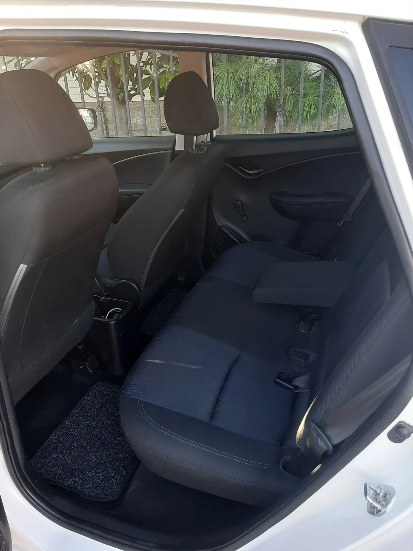 Hyundai Ix20 1.4i 90k.c , снимка 8 - Автомобили и джипове - 56119415