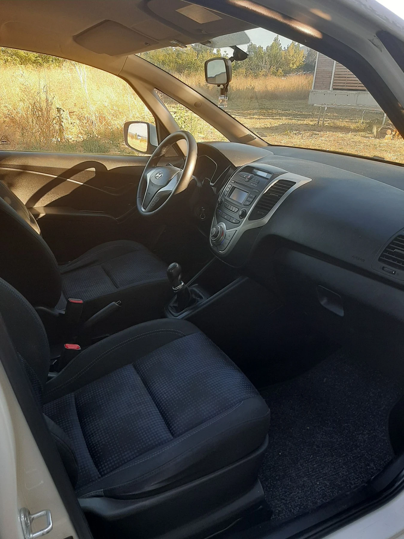 Hyundai Ix20 1.4i 90k.c , снимка 5 - Автомобили и джипове - 56119415
