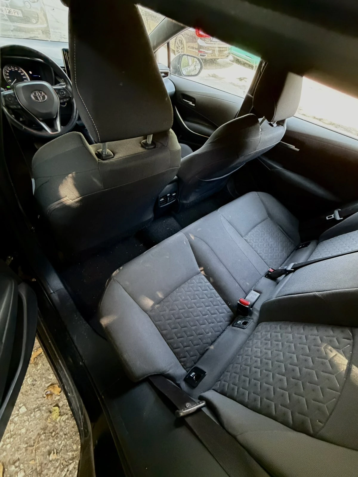 Toyota Corolla 1.8 Hybrid, снимка 9 - Автомобили и джипове - 56345664