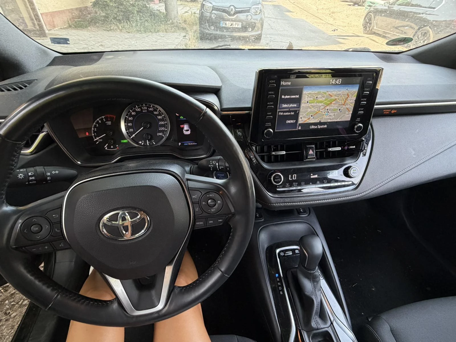 Toyota Corolla 1.8 Hybrid, снимка 6 - Автомобили и джипове - 56345664