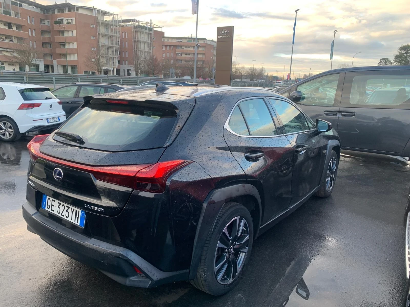 Lexus UX 250h 2021 HYBRID 130.000km - изображение 4