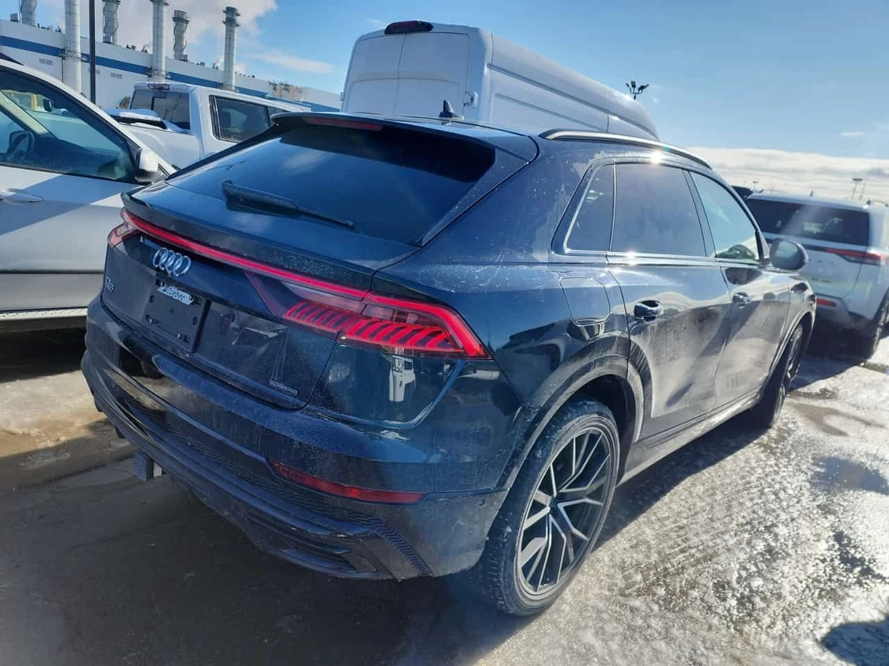 Audi Q8  PROGRESSIV /360/PANO/NAVI/ОБДУХВАНЕ - изображение 3