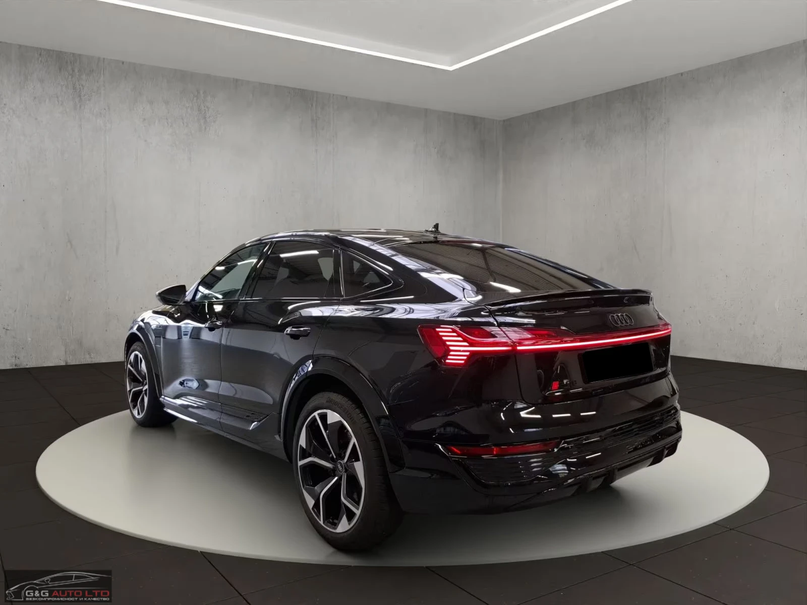 Audi SQ8 e-tron/503HP/SPORTBACK/HUD/360/MEMO/LED/973g, снимка 4 - Автомобили и джипове - 53959466