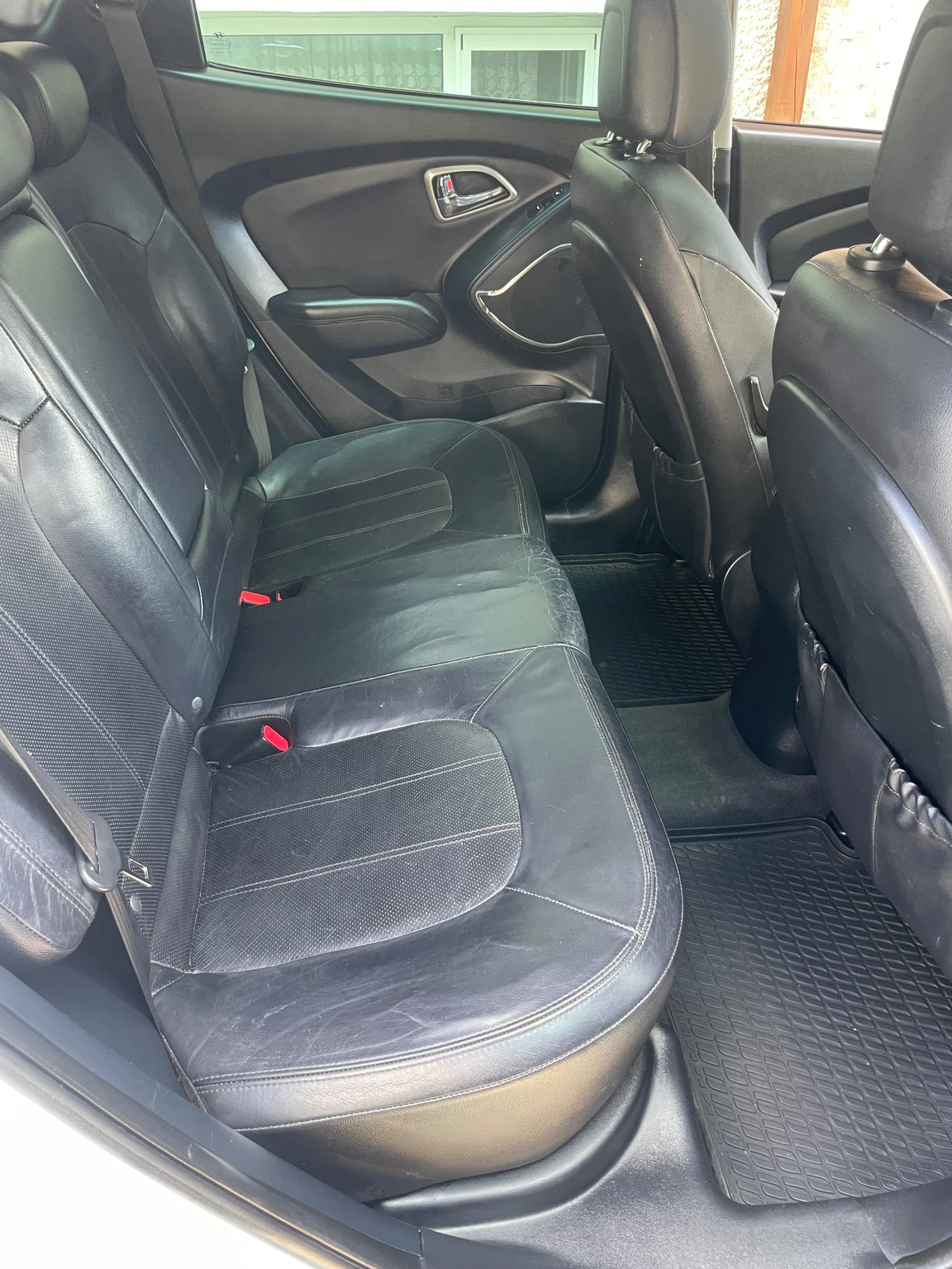 Hyundai IX35 2.0crdi* 4x4* navi* automat, снимка 13 - Автомобили и джипове - 54412234