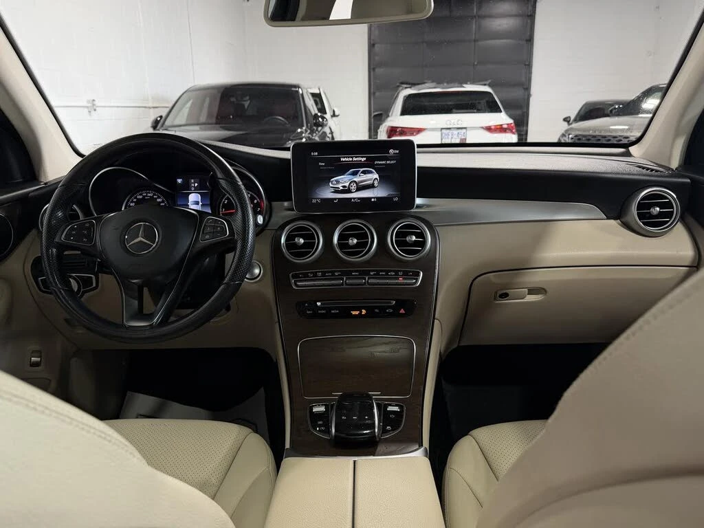 Mercedes-Benz GLC 300 4MATIC AMG PKG| ПАНО| KEYLESS| ПАНО, снимка 5 - Автомобили и джипове - 54961082