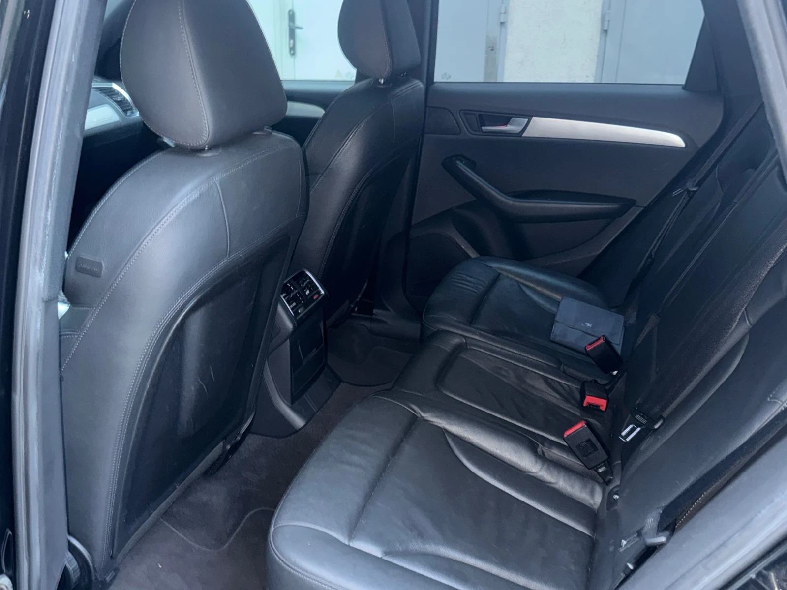 Audi Q5 2.0i Turbo* S line* 211p.s.* Navi* Koжа* Панорама, снимка 12 - Автомобили и джипове - 55426310