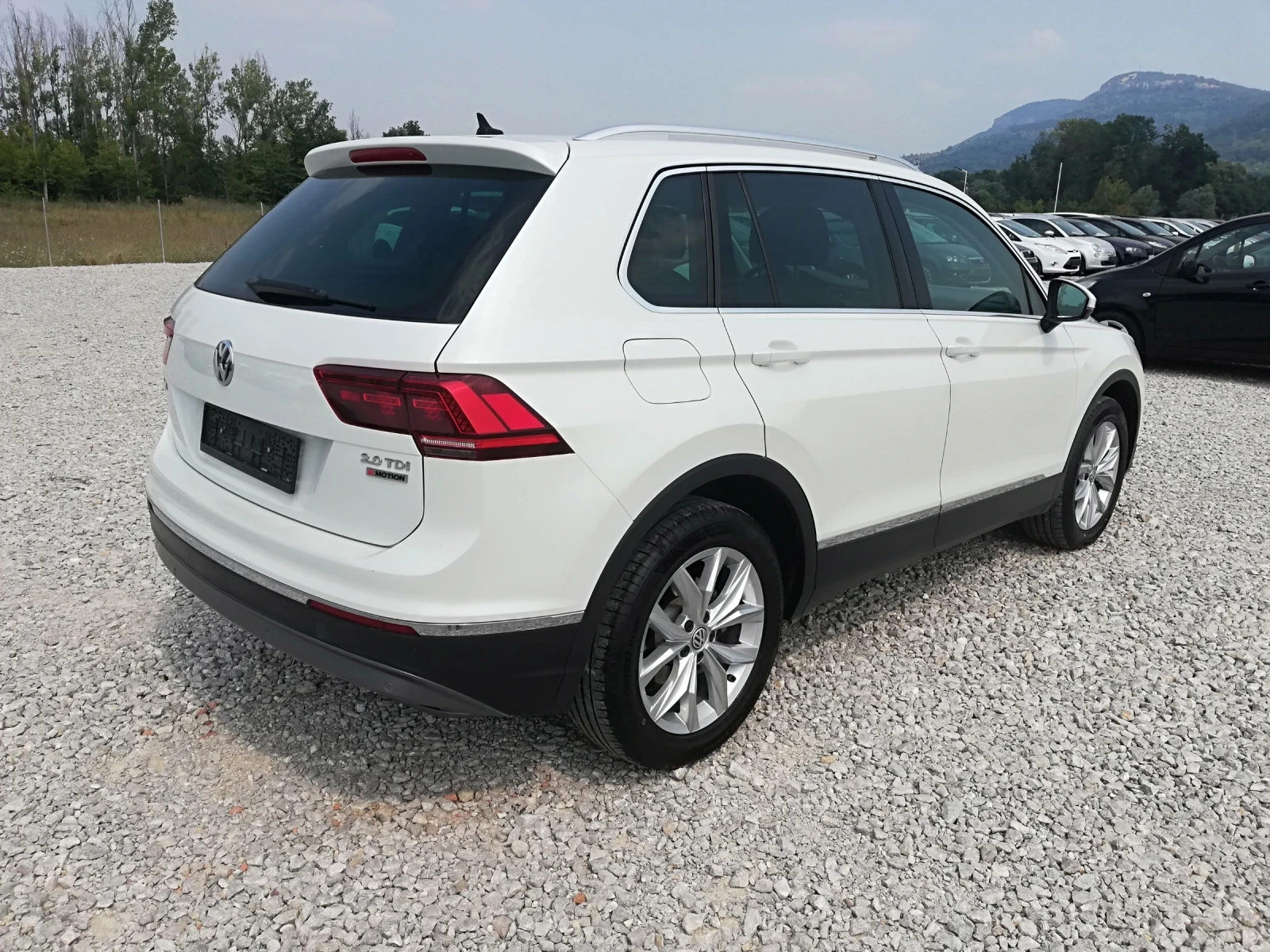 VW Tiguan 2.0TDI NAVI AVT. 4X4 , снимка 12 - Автомобили и джипове - 55705631