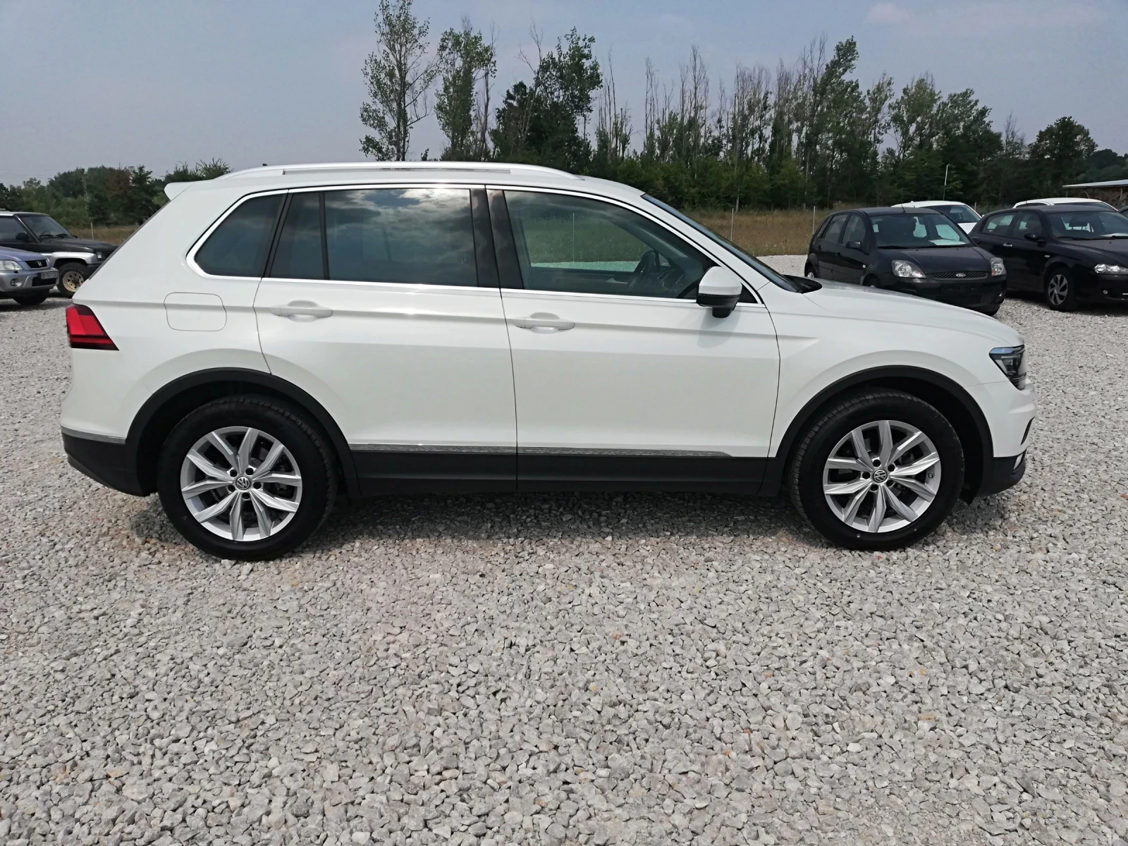 VW Tiguan 2.0TDI NAVI AVT. 4X4 , снимка 14 - Автомобили и джипове - 55705631