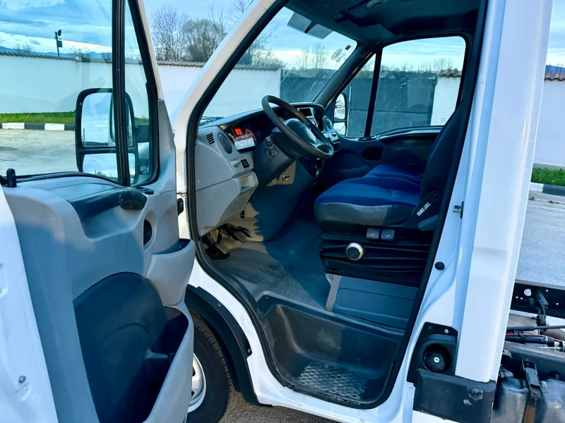 Iveco 35c15 На Шаси* климатик* 4.35м междуосие, снимка 13 - Бусове и автобуси - 49611341