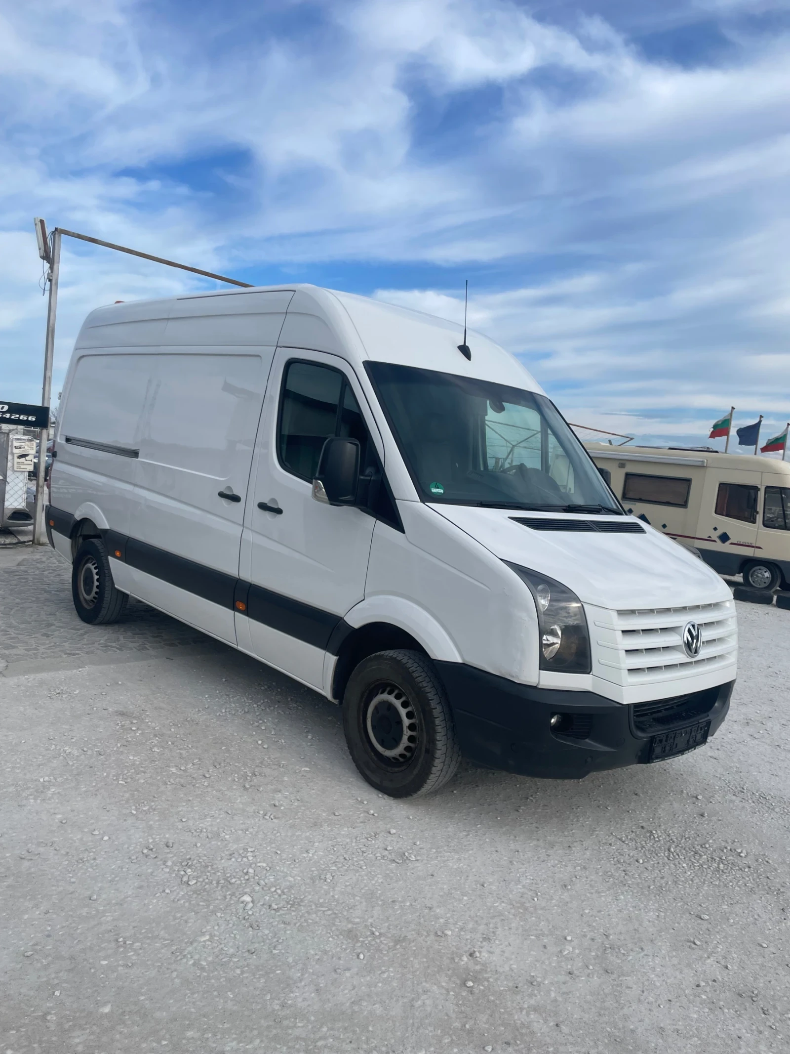 VW Crafter, снимка 6 - Бусове и автобуси - 54510463