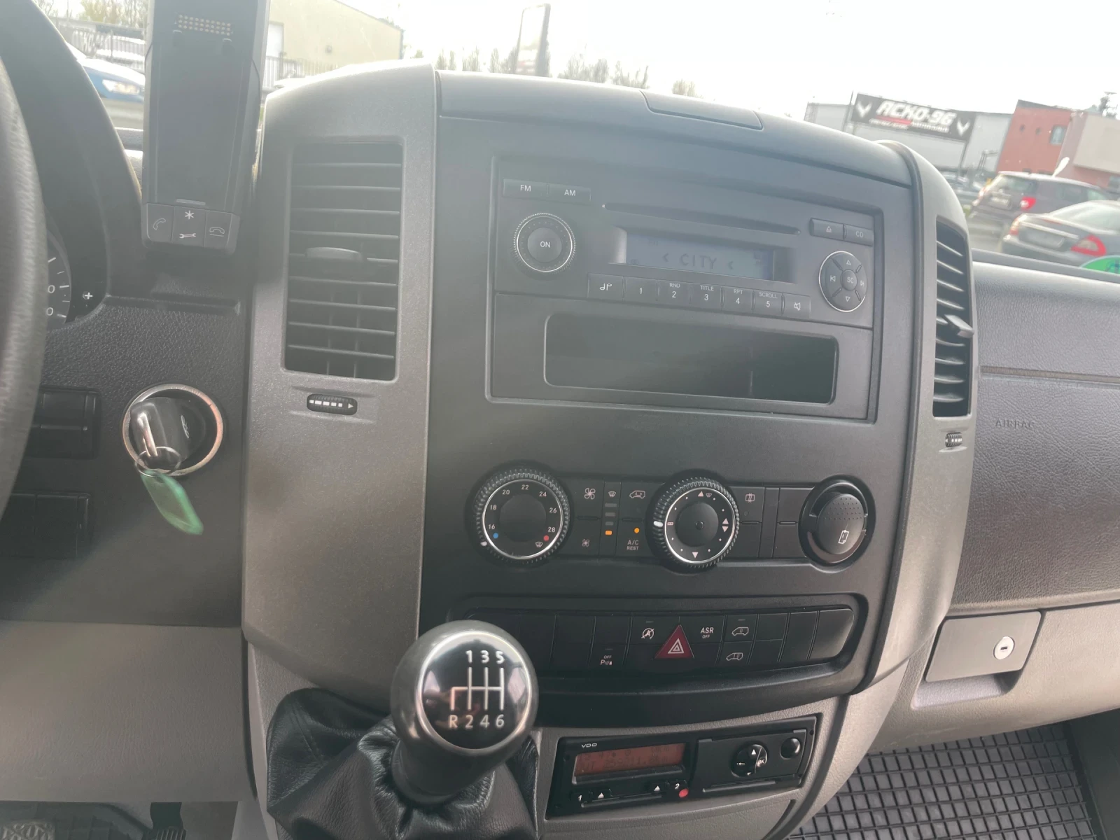 VW Crafter, снимка 11 - Бусове и автобуси - 54510463