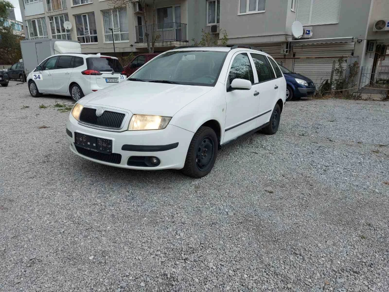 Skoda Fabia, снимка 2 - Автомобили и джипове - 47445230