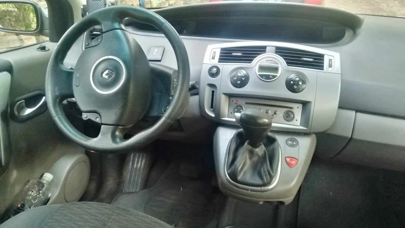 Renault Scenic, снимка 4 - Автомобили и джипове - 47724545