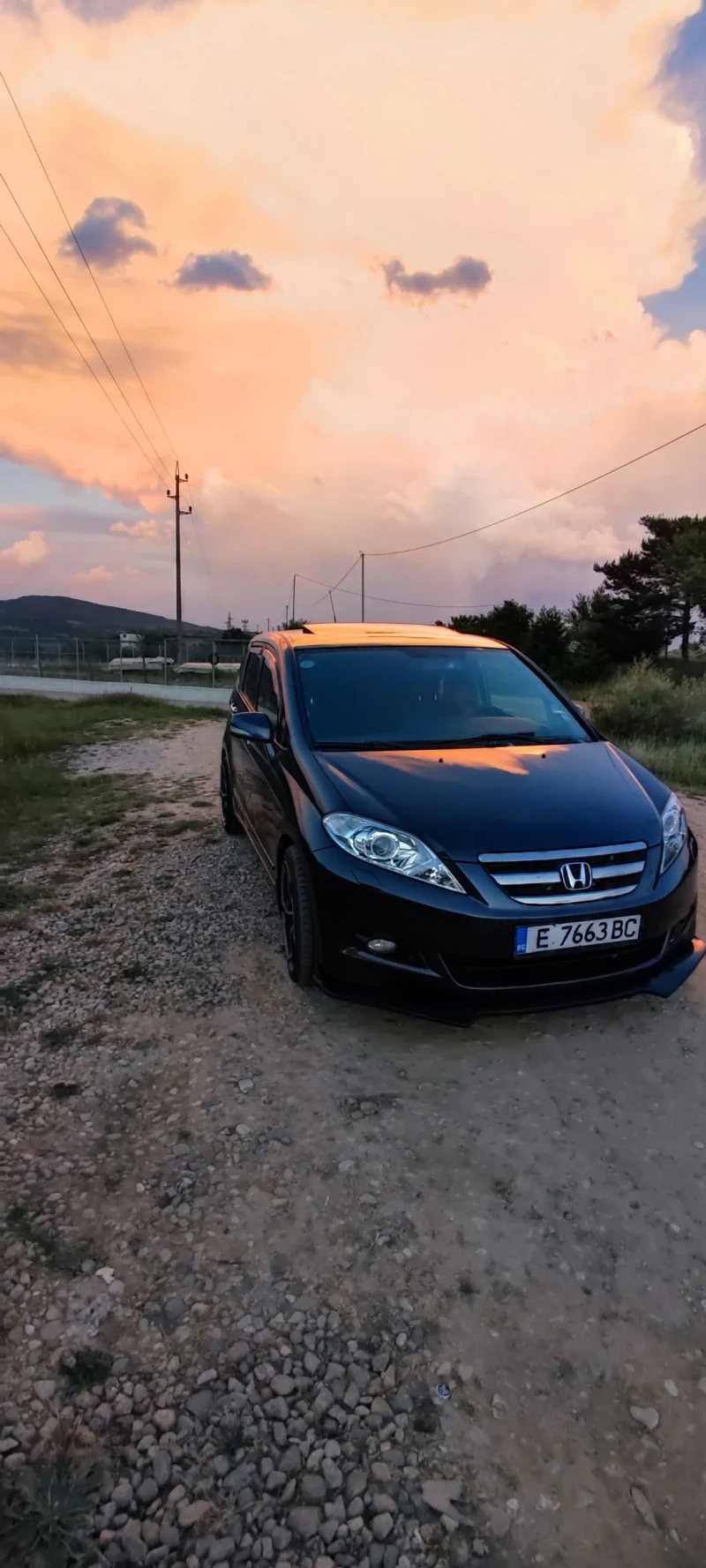 Honda Fr-v, снимка 1 - Автомобили и джипове - 48787810