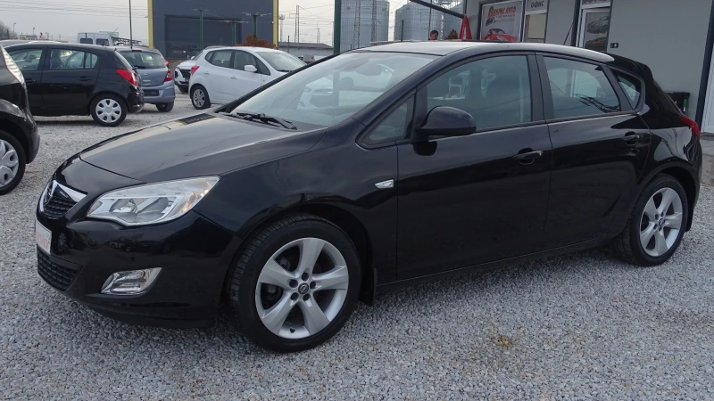 Opel Astra 1.4 i, снимка 2 - Автомобили и джипове - 48896282