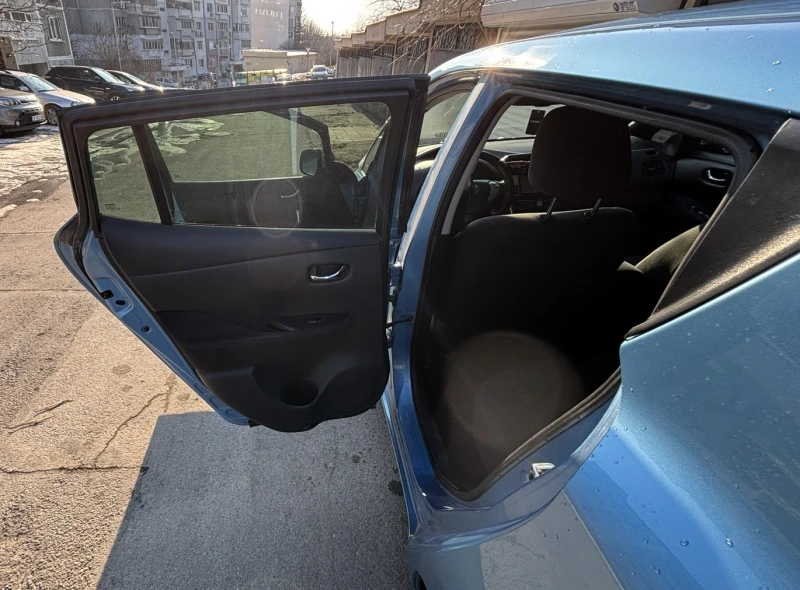 Nissan Leaf , снимка 11 - Автомобили и джипове - 49273572