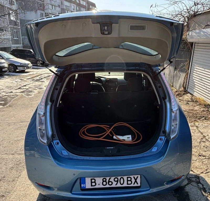 Nissan Leaf , снимка 16 - Автомобили и джипове - 49273572