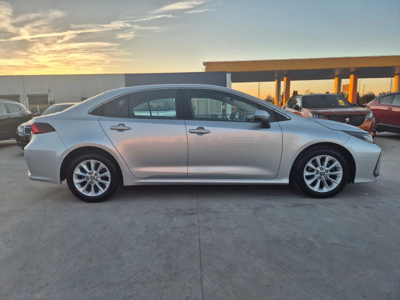 Toyota Corolla  EXECUTIVE= КАМЕРА 1.6 M/T, снимка 6 - Автомобили и джипове - 52257352