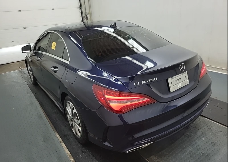 Mercedes-Benz CLA 250 видео на двигателя, снимка 4 - Автомобили и джипове - 52667006