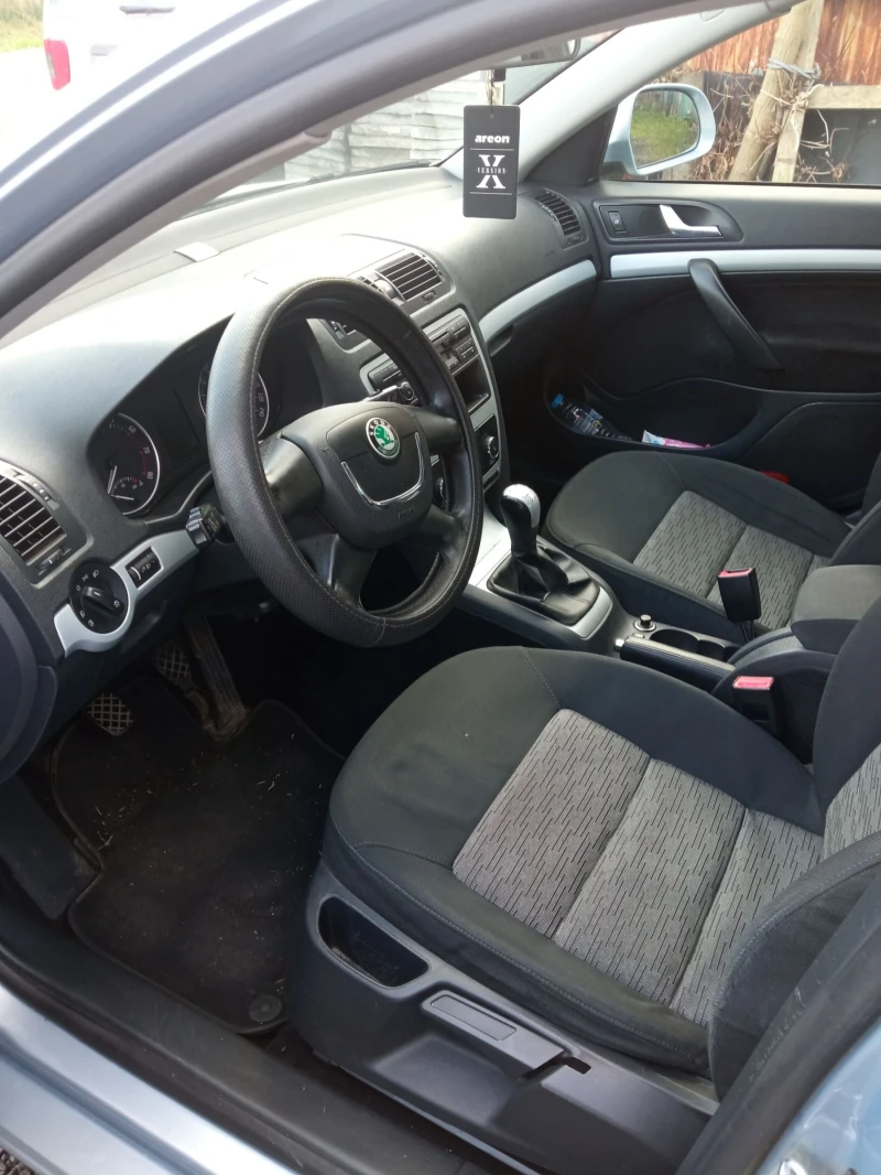 Skoda Octavia 1.8TSI, снимка 5 - Автомобили и джипове - 52672152