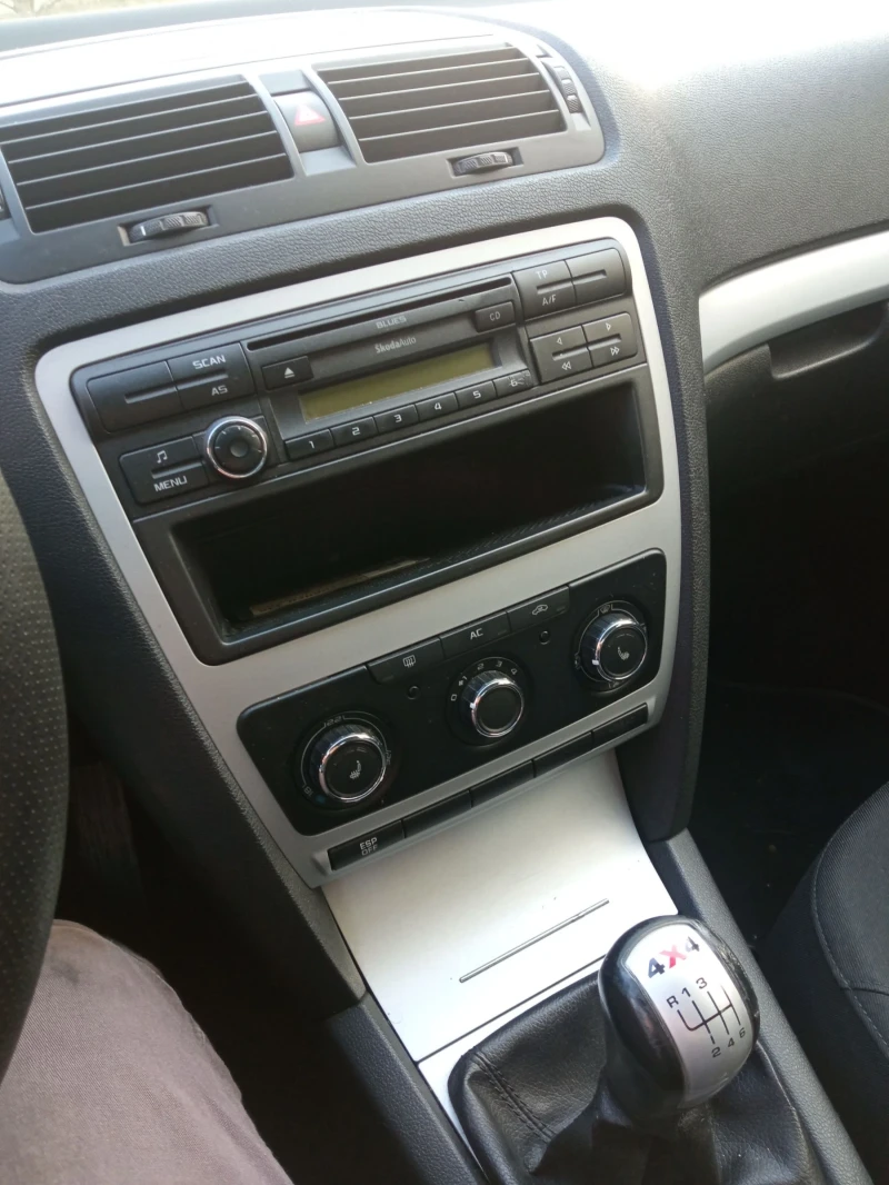 Skoda Octavia 1.8TSI, снимка 7 - Автомобили и джипове - 52672152