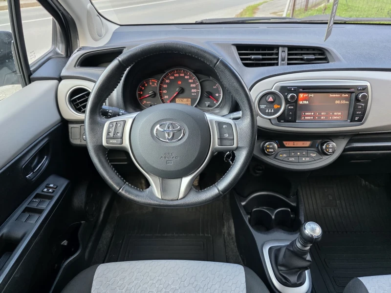 Toyota Yaris 1.4 D-4D НАВИ/КАМЕРА/90кс/6ск/EU5, снимка 11 - Автомобили и джипове - 53131040