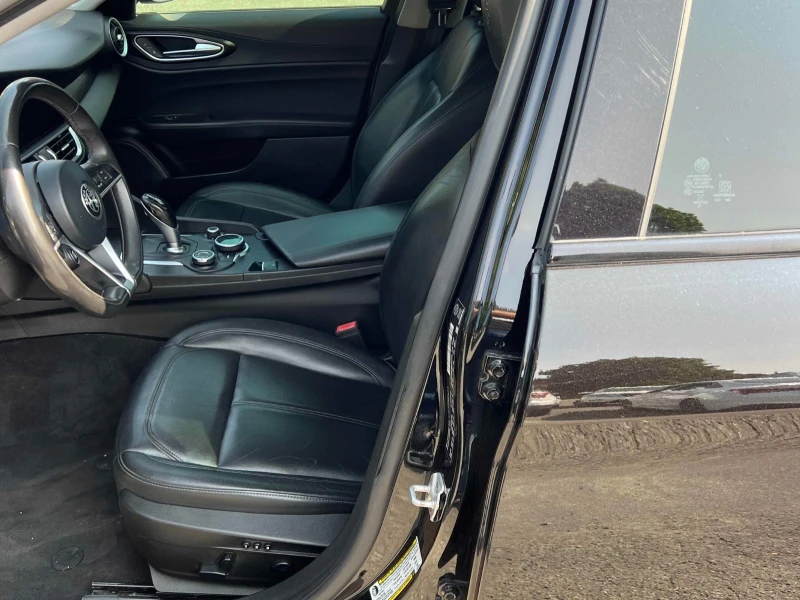 Alfa Romeo Giulia Q4 С РЕГИСТРАЦИЯ & АВТО КРЕДИТ, снимка 6 - Автомобили и джипове - 53564391