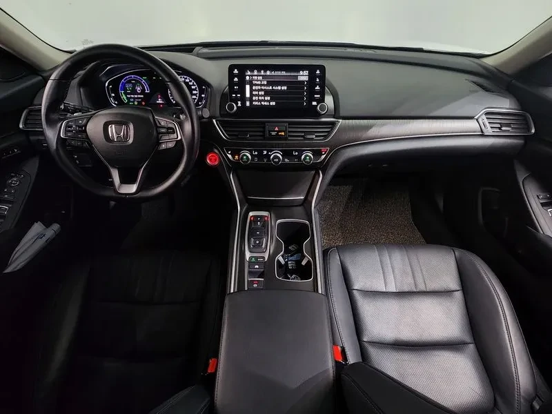Honda Accord 2.0 Hybrid - САМО 30% АВАНС!, снимка 7 - Автомобили и джипове - 55936566