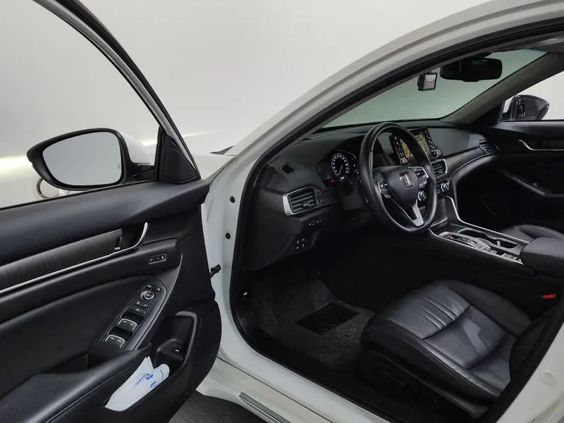 Honda Accord 2.0 Hybrid - САМО 30% АВАНС!, снимка 10 - Автомобили и джипове - 55936566