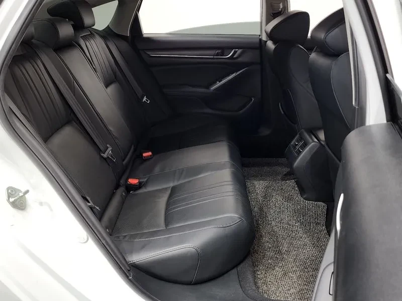 Honda Accord 2.0 Hybrid - САМО 30% АВАНС!, снимка 12 - Автомобили и джипове - 55936566