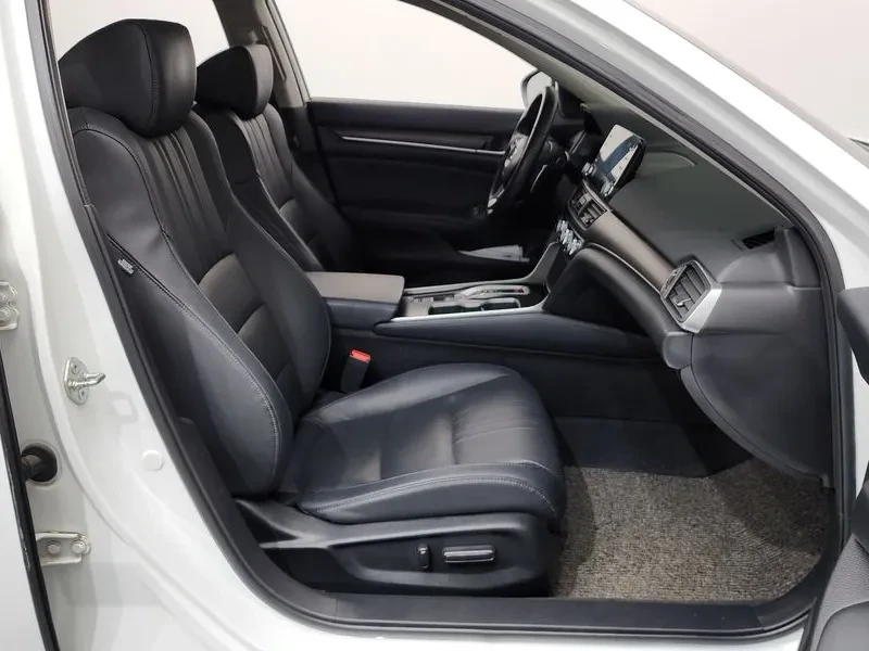 Honda Accord 2.0 Hybrid - САМО 30% АВАНС!, снимка 11 - Автомобили и джипове - 55936566