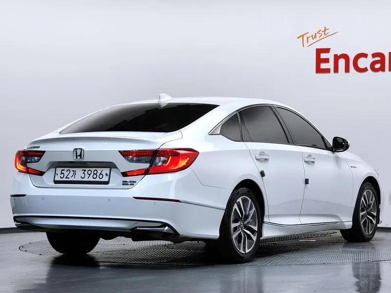 Honda Accord 2.0 Hybrid - САМО 30% АВАНС!, снимка 2 - Автомобили и джипове - 55936566