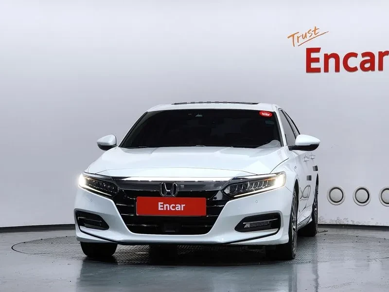 Honda Accord 2.0 Hybrid - САМО 30% АВАНС!, снимка 3 - Автомобили и джипове - 55936566