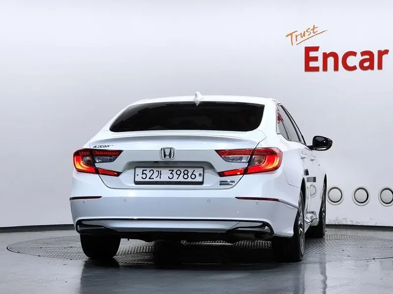 Honda Accord 2.0 Hybrid - САМО 30% АВАНС!, снимка 4 - Автомобили и джипове - 55936566