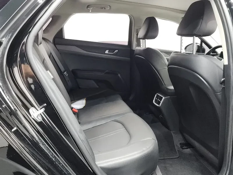 Kia K5 2.0 Lpi Standard, снимка 11 - Автомобили и джипове - 55937316
