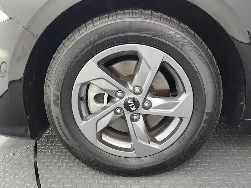 Kia K5 2.0 Lpi Standard, снимка 5 - Автомобили и джипове - 55937316