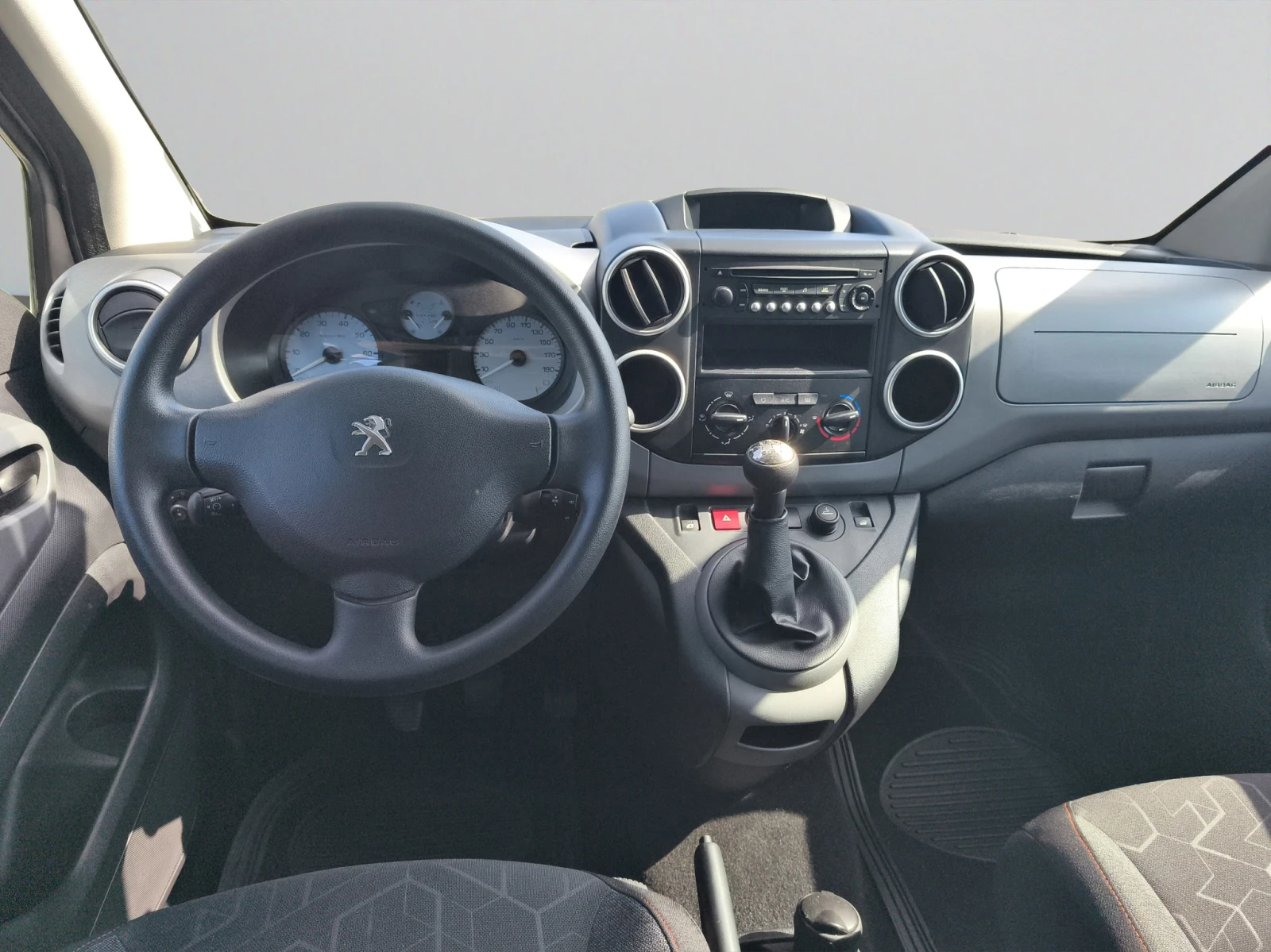 Peugeot Partner TEPEE ACTIVE 1.6 BlueHDI 100 MPV/1612007 - изображение 9