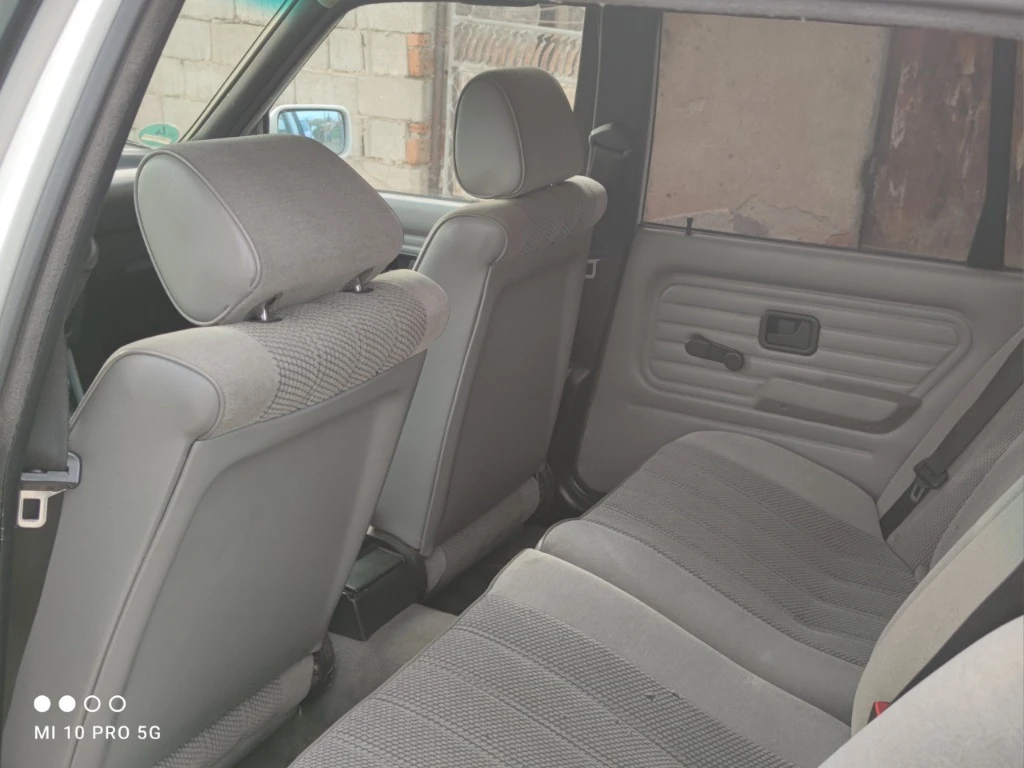 BMW 318 1.8is Clima Aut, снимка 5 - Автомобили и джипове - 54083543