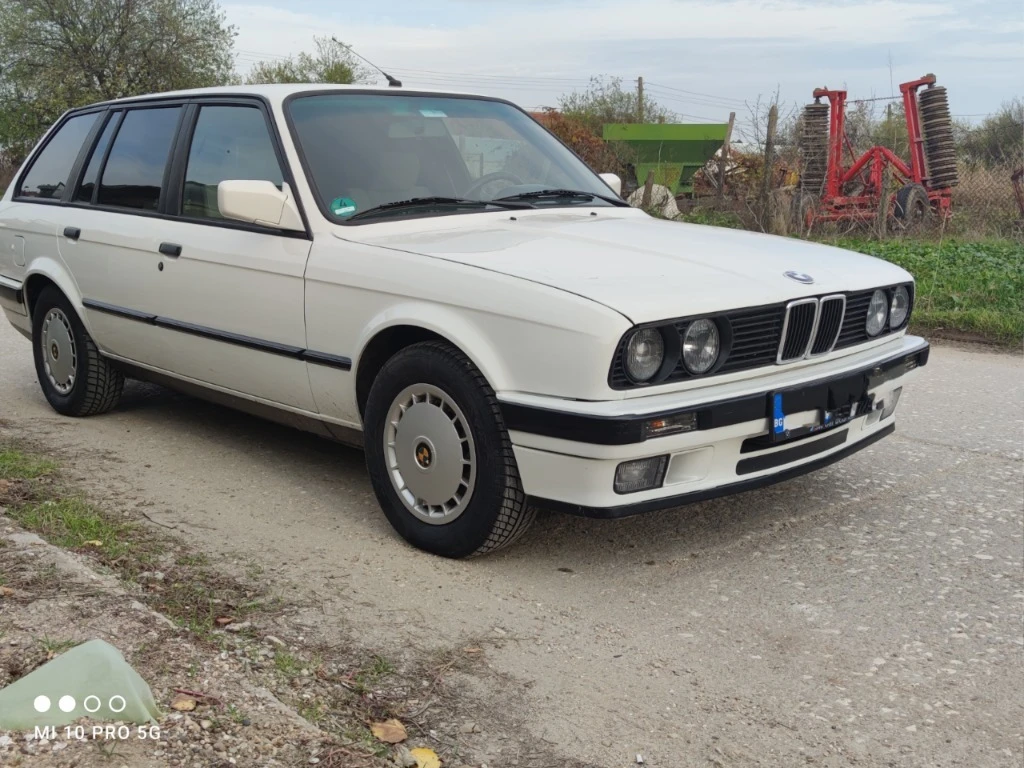 BMW 318 1.8is Clima Aut, снимка 3 - Автомобили и джипове - 54083543