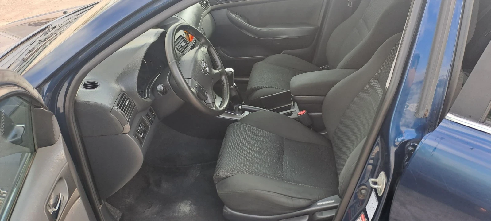Toyota Avensis 2.0, снимка 17 - Автомобили и джипове - 54649464