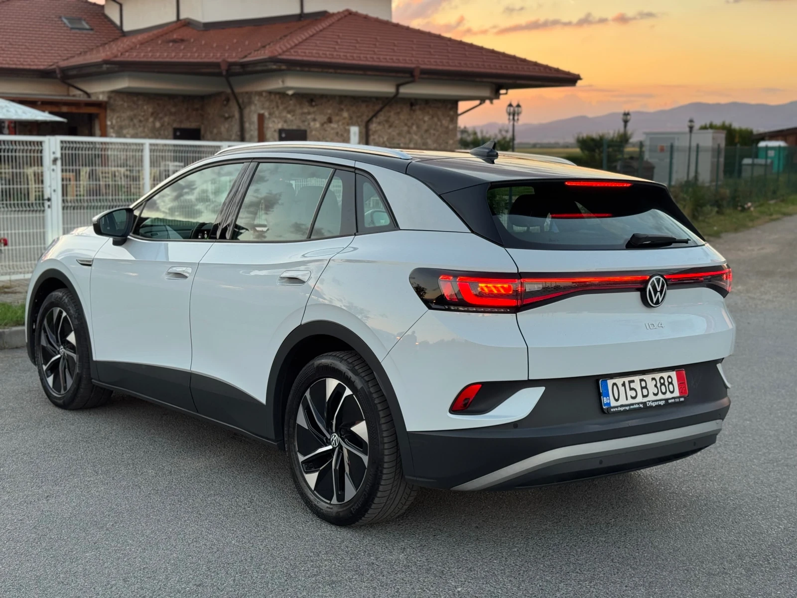 VW ID.4 82kw* 90%SOH* Камера* Дистроник* Термопомпа, снимка 8 - Автомобили и джипове - 54687456