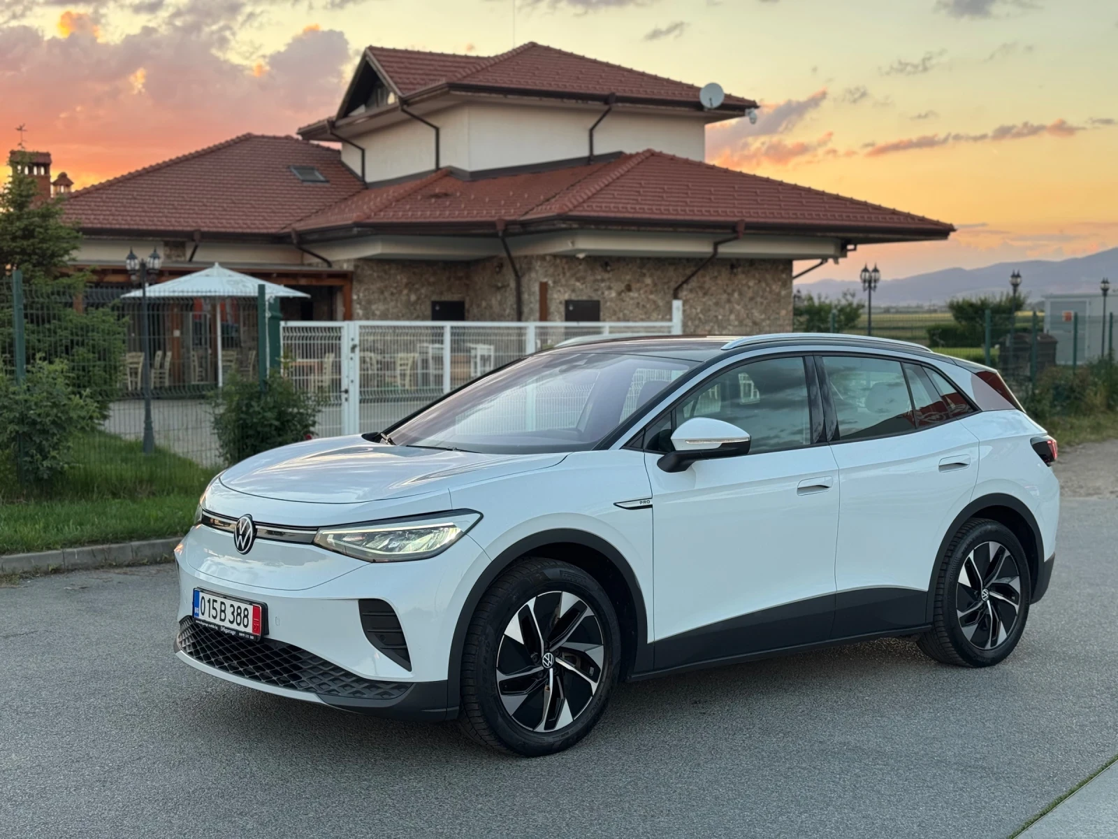 VW ID.4 82kw* 90%SOH* Камера* Дистроник* Термопомпа, снимка 3 - Автомобили и джипове - 54687456