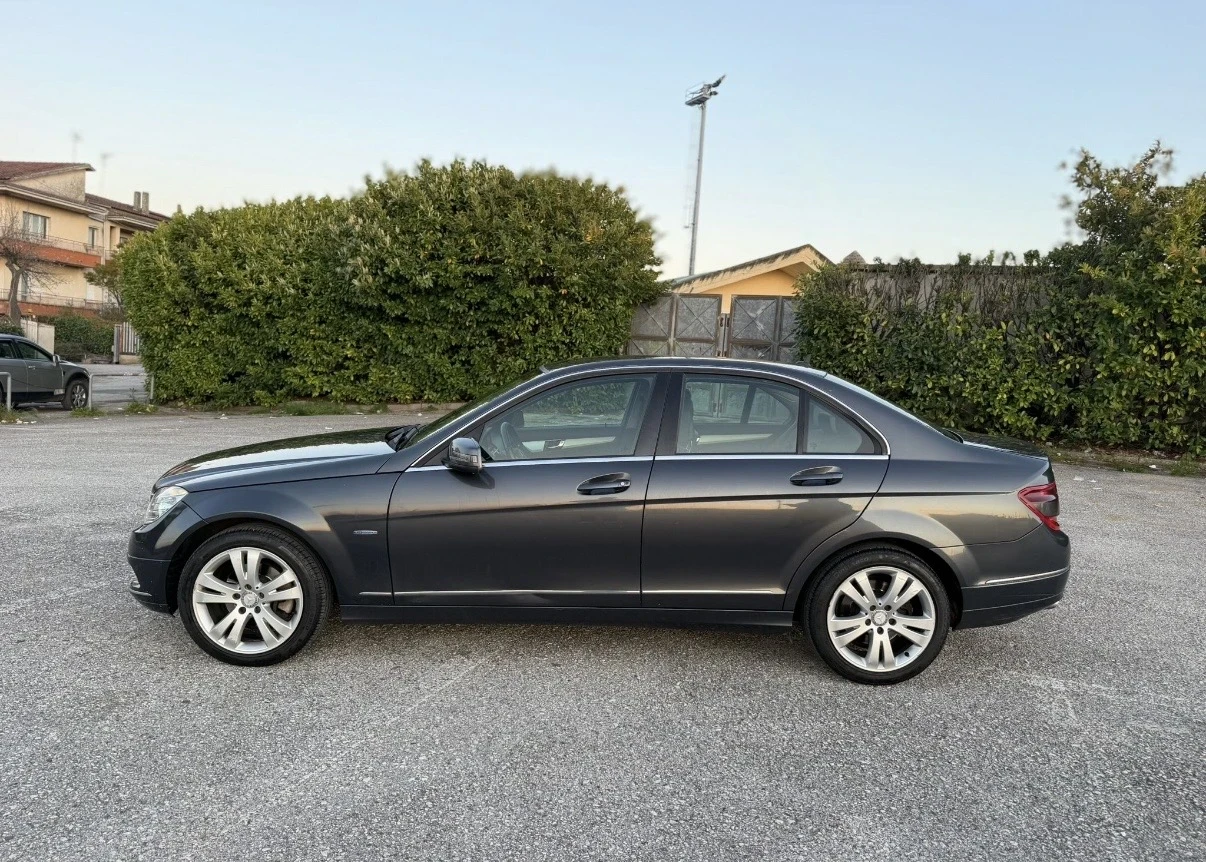 Mercedes-Benz C 220, снимка 6 - Автомобили и джипове - 54884872